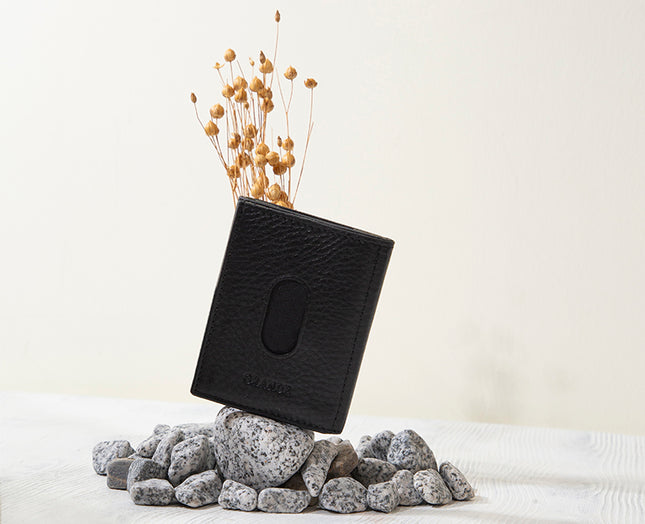 724 Large RFID Card Holder – Compact elegance & everyday security